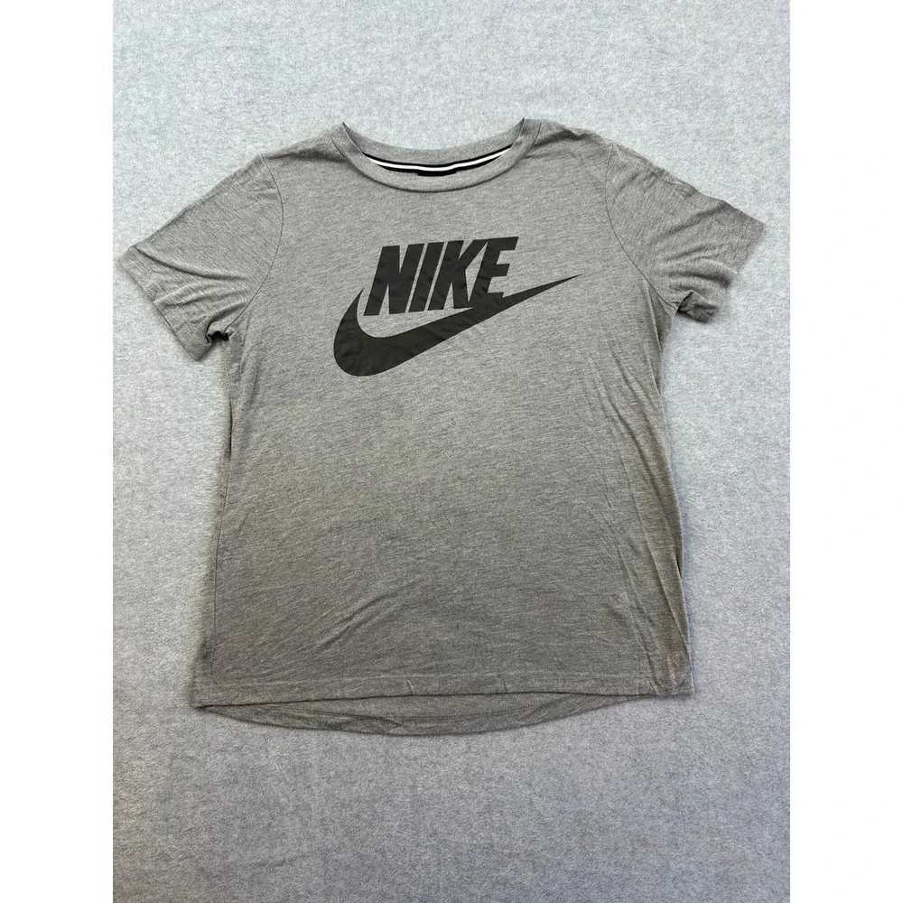 Nike Sportswear Essential Futura Logo Tee Gray Black Short Sleeve Shirt Medium